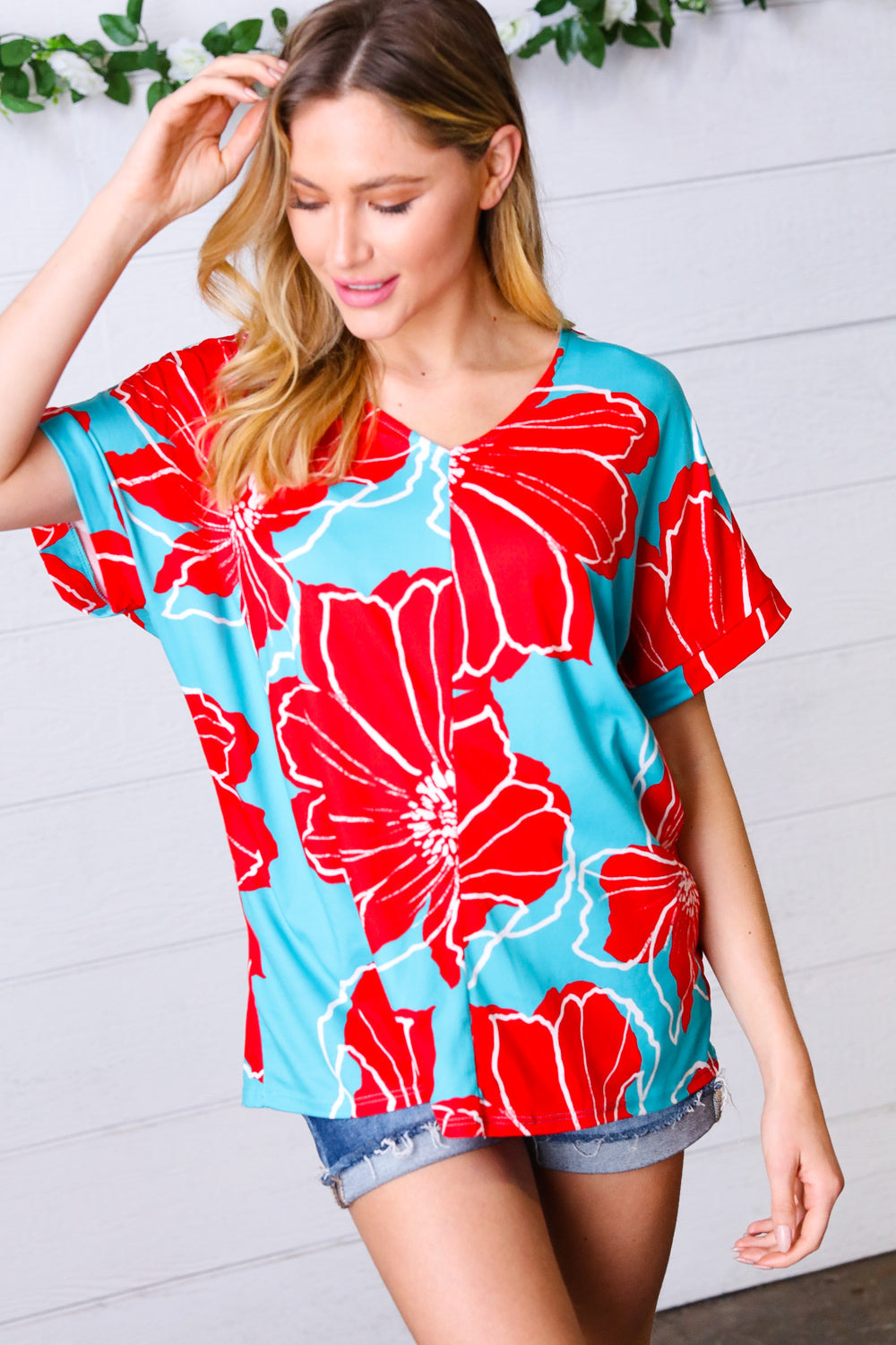 ONLINE EXCLUSIVE! Cherry Red Floral Print V Neck Top