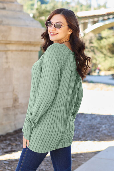 ONLINE EXCLUSIVE Ribbed Long Sleeve Knit Top